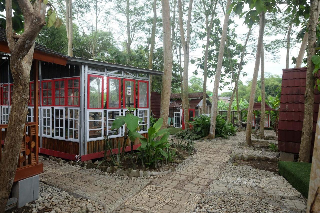 Urbanview Villa Lukulo Kebumen By Reddoorz Exterior foto