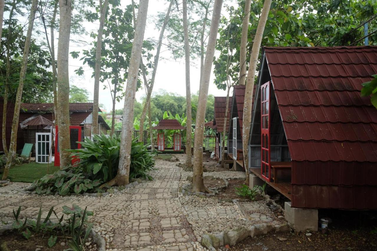 Urbanview Villa Lukulo Kebumen By Reddoorz Exterior foto