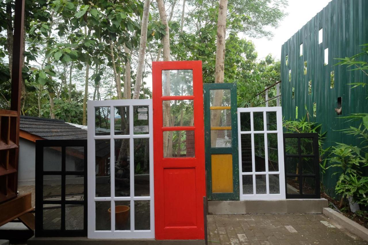 Urbanview Villa Lukulo Kebumen By Reddoorz Exterior foto