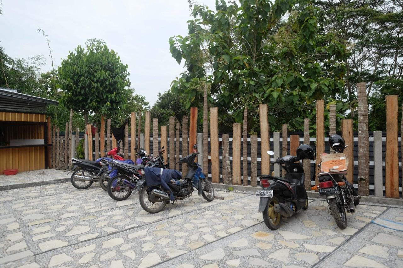Urbanview Villa Lukulo Kebumen By Reddoorz Exterior foto